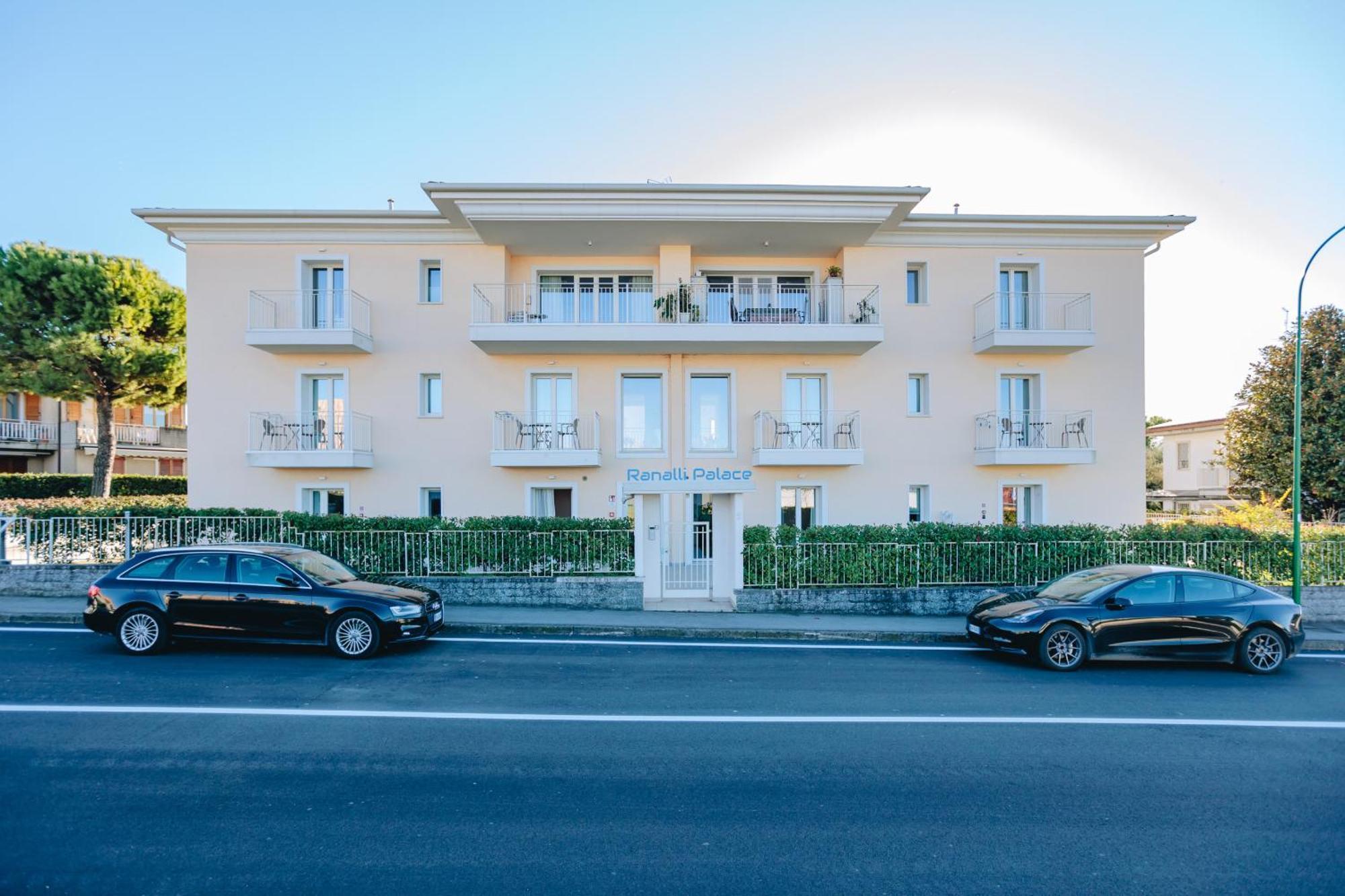 Hotel Ranalli Palace Peschiera del Garda Exterior foto